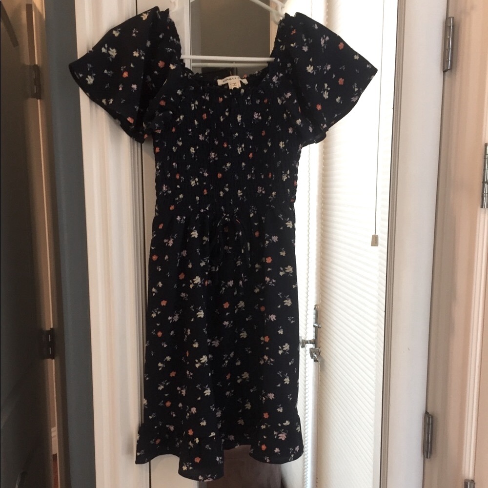 Girls off shoulder floral ruched dress!🦋